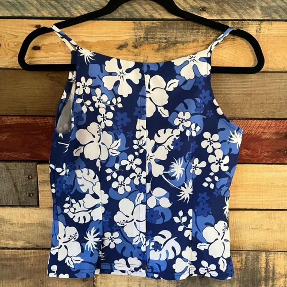 Breakin Loose Blue Floral Crop Tank Size‎ 7/8